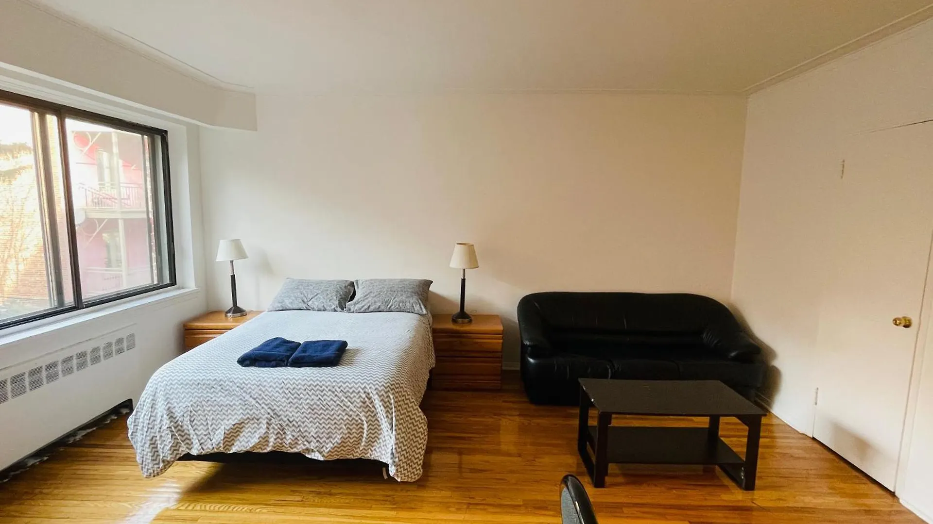 Stylish Montreal Apartment: Comfortable Stay In The Golden Square Mile Canada